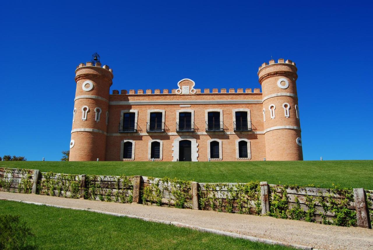 Castillo De Monte La Reina Posada Real & Bodega Toro Exteriör bild